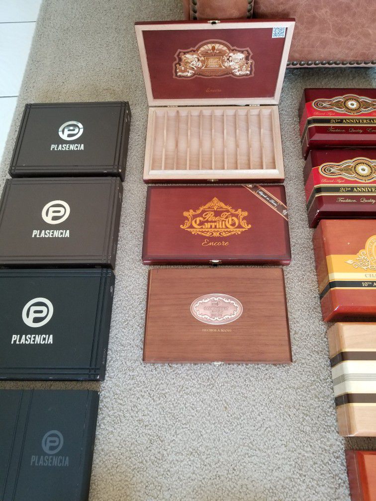 Ladies Pink Cigar Case And Travel Humidor for Sale in San Antonio, TX -  OfferUp