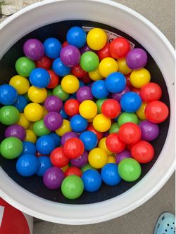 Ball pit balls (200)