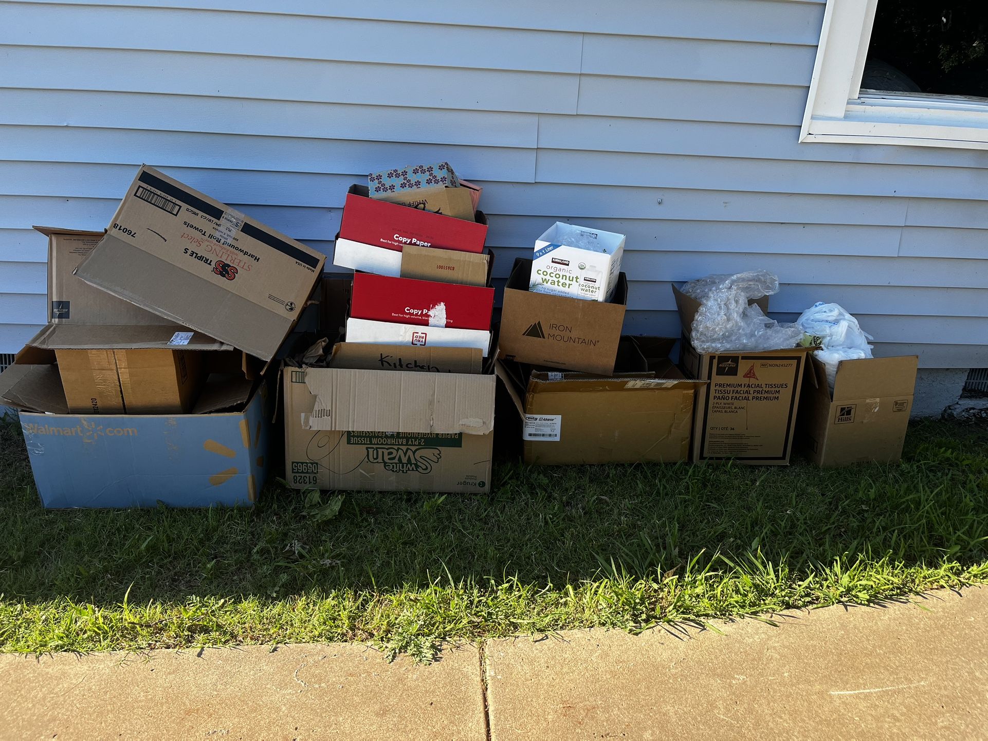 Free Moving Boxes And Packing Material