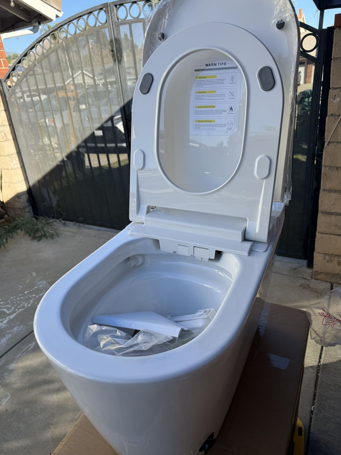 Smart toilet. bidet toilet. New in box