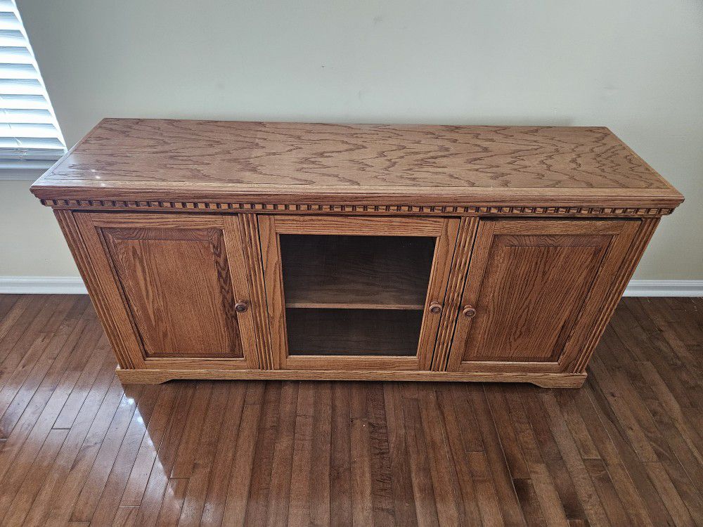 TV Stand/cabinet With Doors And Shelves 