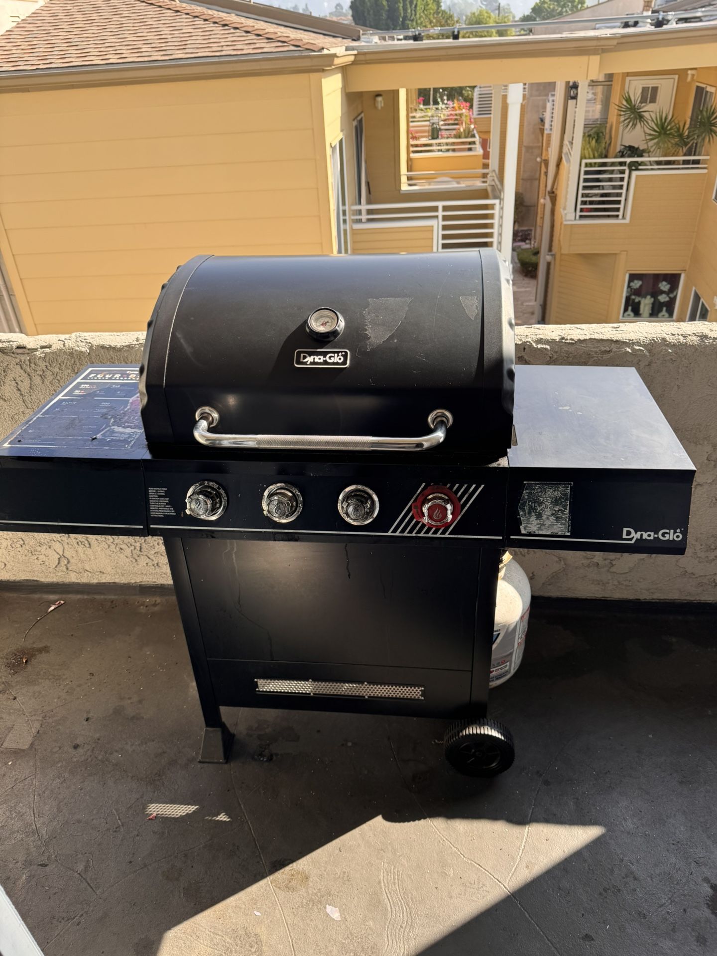 Dyna Glo BBQ Grill