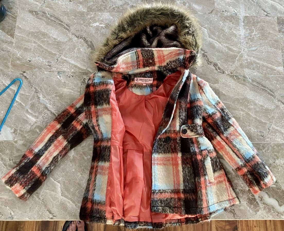 Girl's Urban Republic Coat w/Hood- Beautiful, Cozy & Thick! (NEW)