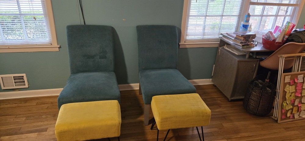 Chair and Footrest/mini Ottoman