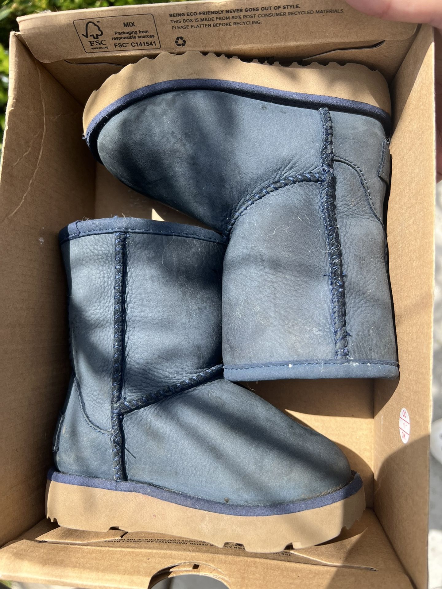 TODDLER UGGS 6C