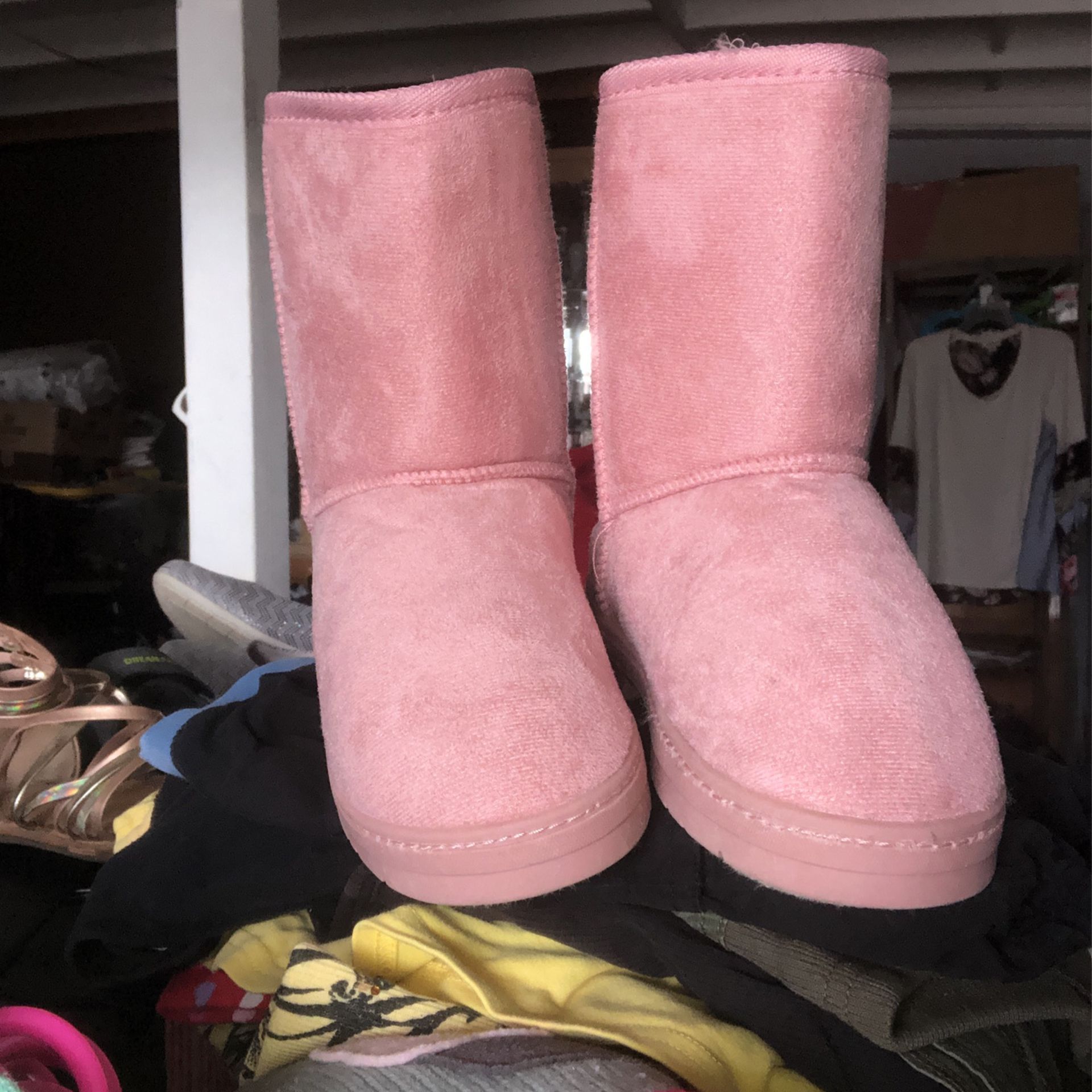 Boots    Pink Size3.     Brand “bebe”.      girls 