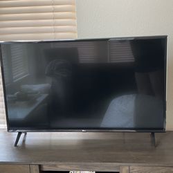 44” LG Smart Tv