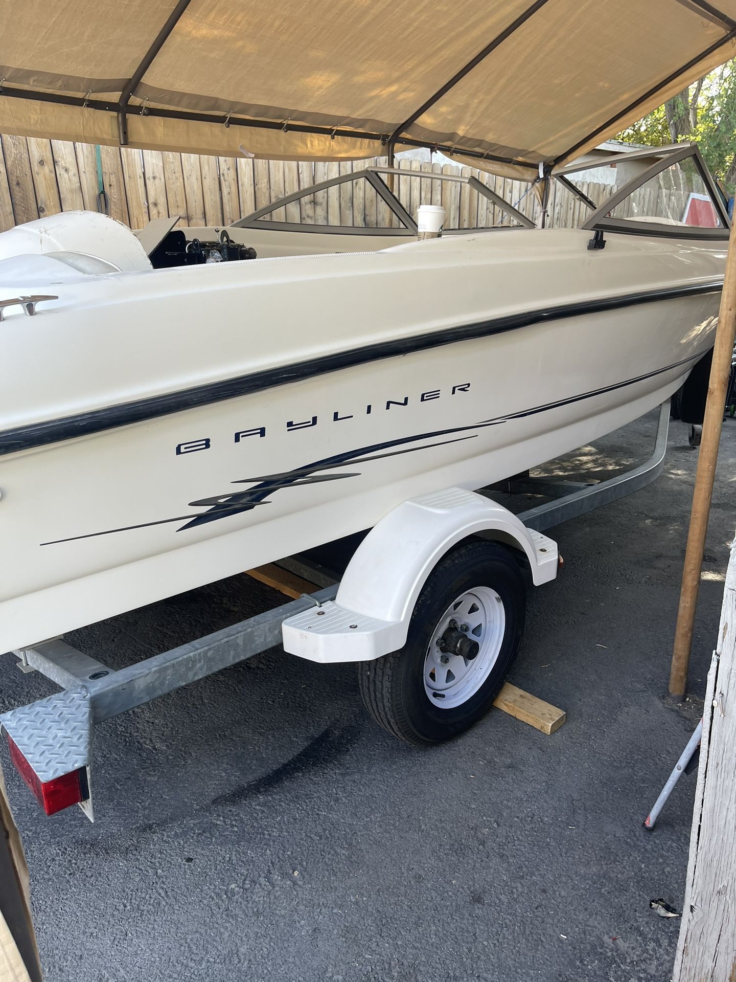 2004 bay liner Bay liner Bay liner