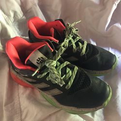 Boys Shoes Size 5 