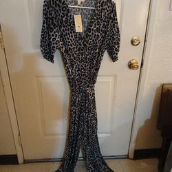 MICHAEL KORS BEAUTIFUL JUMP SUIT WITH BELT SIZE XL  NEW!!!Tags Still Attached.