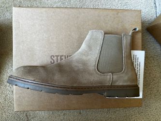 Steve Madden suede sand colored Chelsea boots