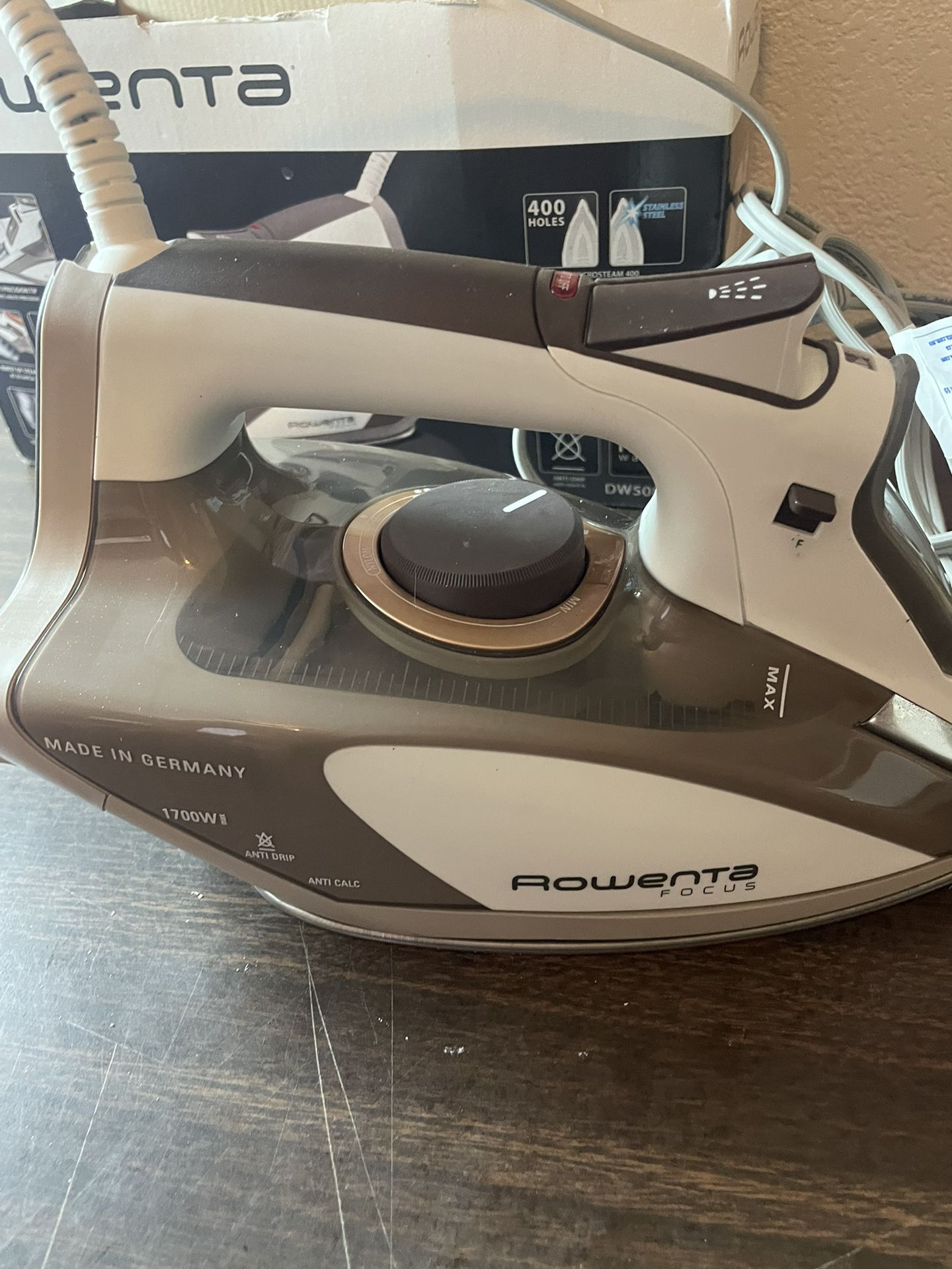 Rowenta Focus DW5080 1700W Micro Steam Iron Made in Germany w/ box & sole plate