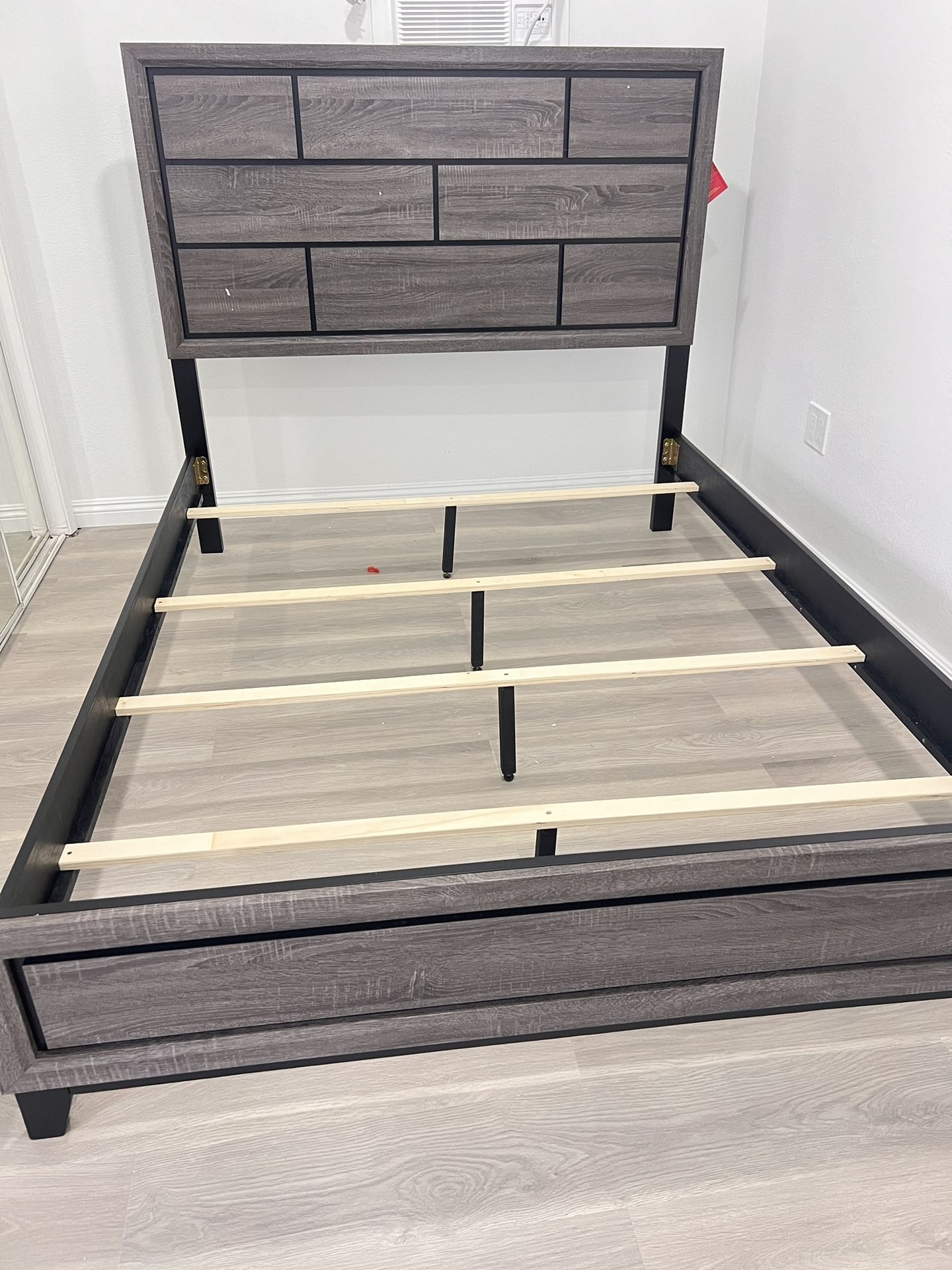 Cama Queen Size Nueva Incluye Colchones