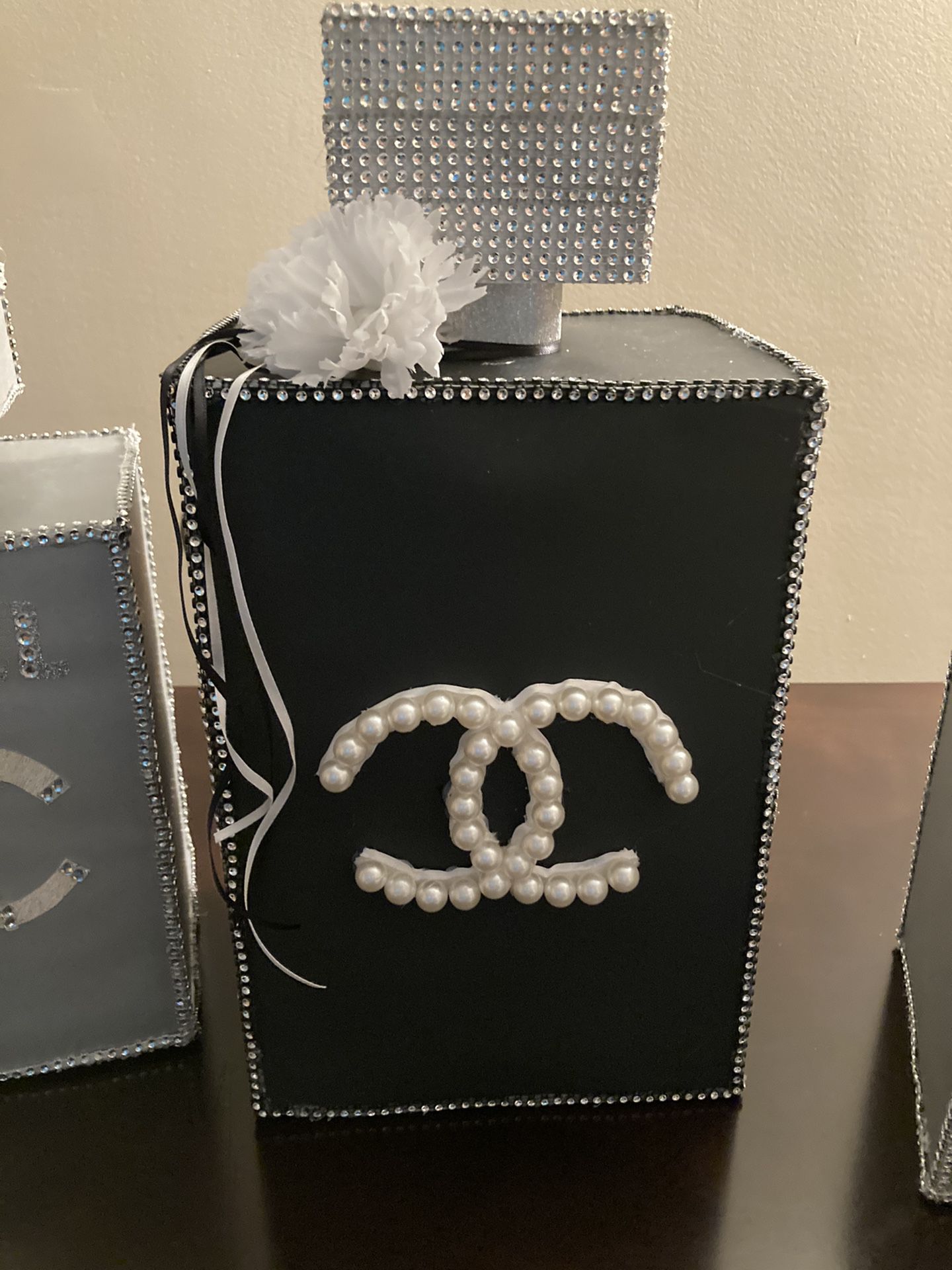 I’m selling my Chanel perfume boxes