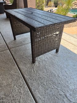 Better Homes & Gardens Brookbury  Outdoor Wicker Patio low table coffee/Dining table