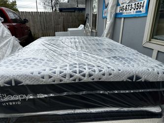 Set Queen Sizes Mattress And Box Spring Sleepys 