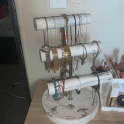 Jewelry Stand 