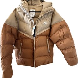 Nike puffer. Size M