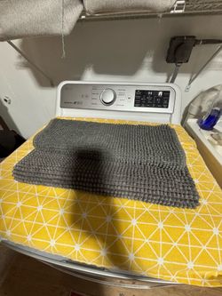 🛁 IKEA Gray Bath Mat Set – 23x35 & 15x22 – Lots of Life Left! 🛁