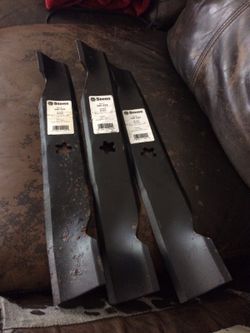 Riding mower blades