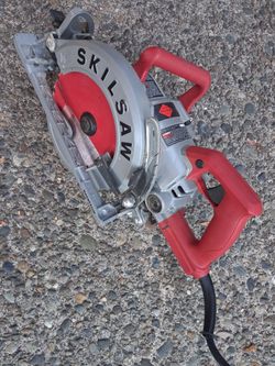 Skil Mag77 Worm Drive Skill Circular Saw Almost New Condition. For Pick Up Fremont Seattle. No Low Ball Offers Please. No Trades