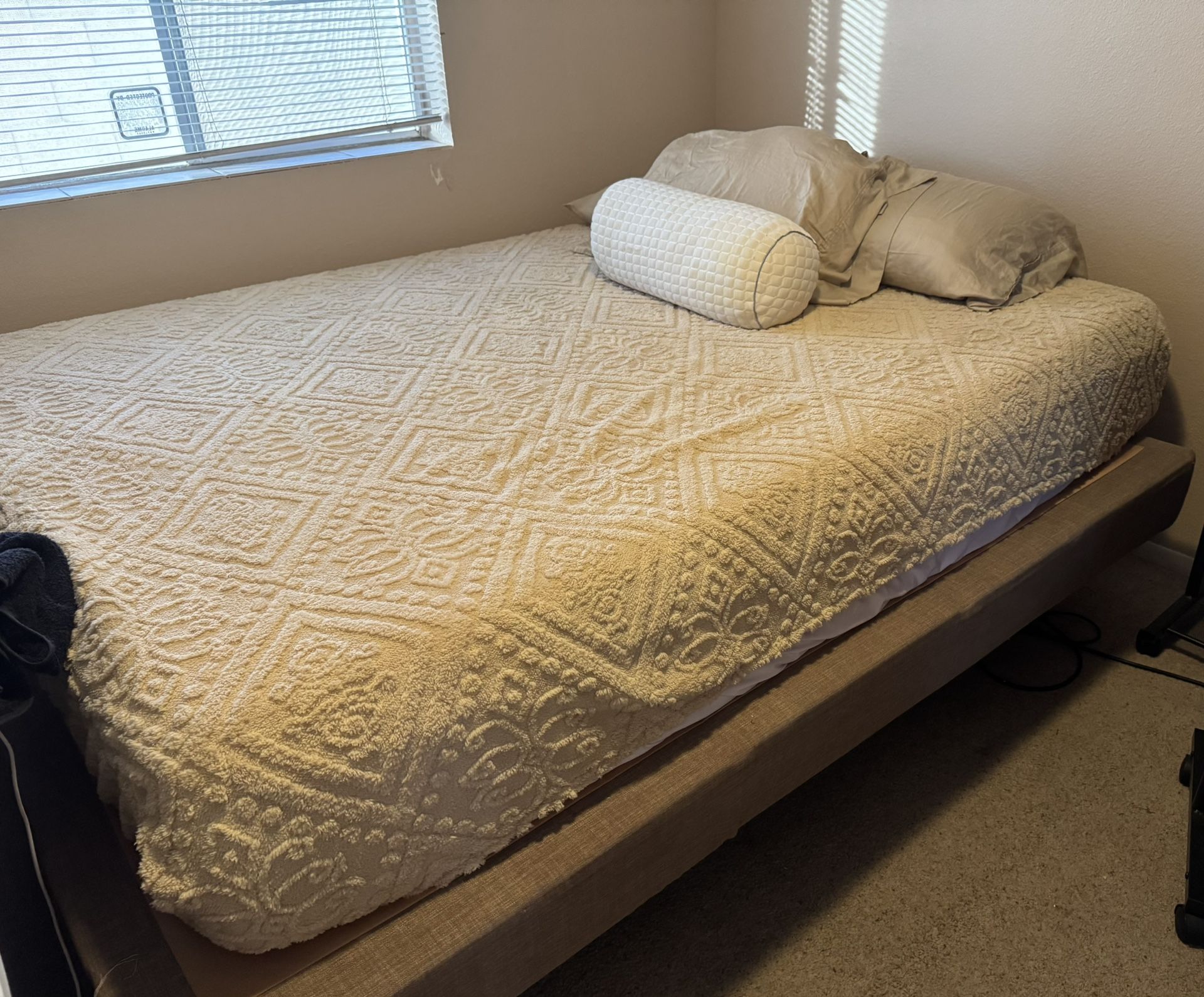 Queen Sized Adjustable Bed & Mattress