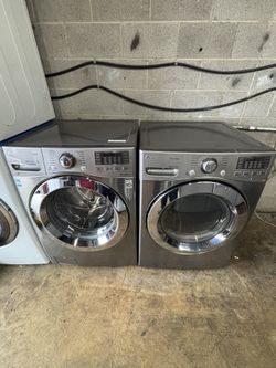 Grey LG Front Load Washer And Dryer Set In Excellent Condition!