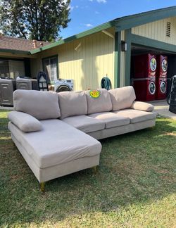 Sofá seccional grande con chaise – Excelente condición