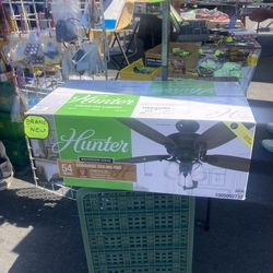 Hunter 54” Indoor Ceiling Fan. Can Be Installed With Or Without Light Kit. Selling These For 50% Off Retail.
