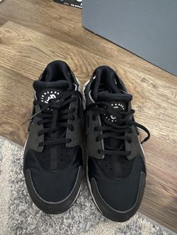 Women Nike Huaraches Size 8