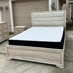 Gorgeous Queen Bedroom Set 