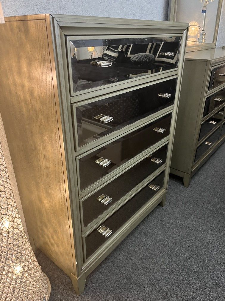Chest Gold-Tinted Mirror In Drawer Panels