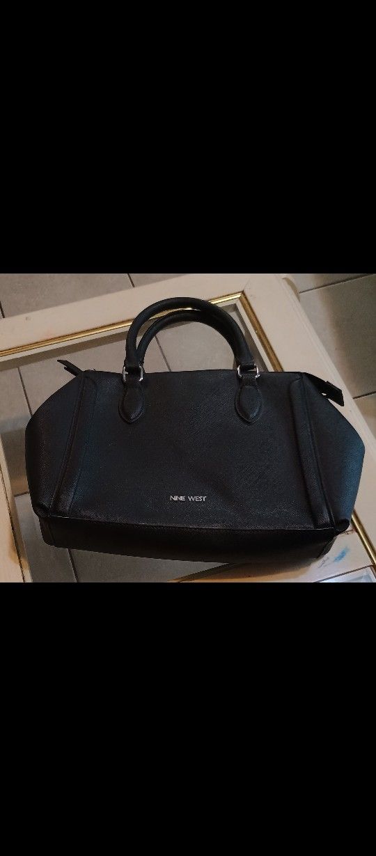 Es un bolso de mano