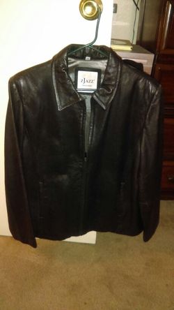 Womens XL fits like a L