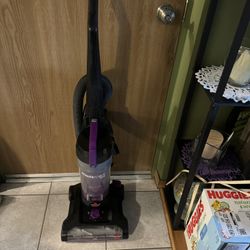 Vacuum Bissell Like New No Damage 