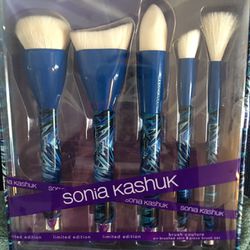 New Sonia Kashuk Makeup Brush Set