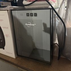 Wine Mini Fridge 