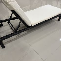 Chaise Lounge 