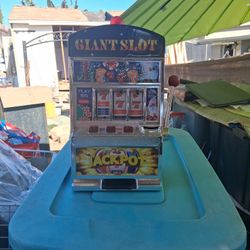 Real Slot Machine With Coin Bank & Lights Up When Winnings  Are Ejected