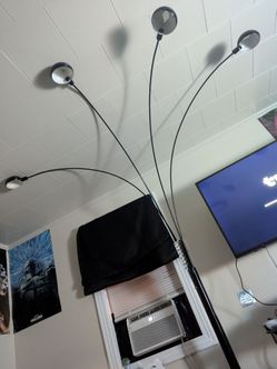 Spider floor lamp