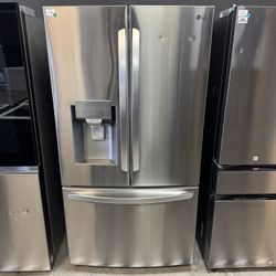 LG - 3 Door / French Door Refrigerator With 2 Ice Makers 