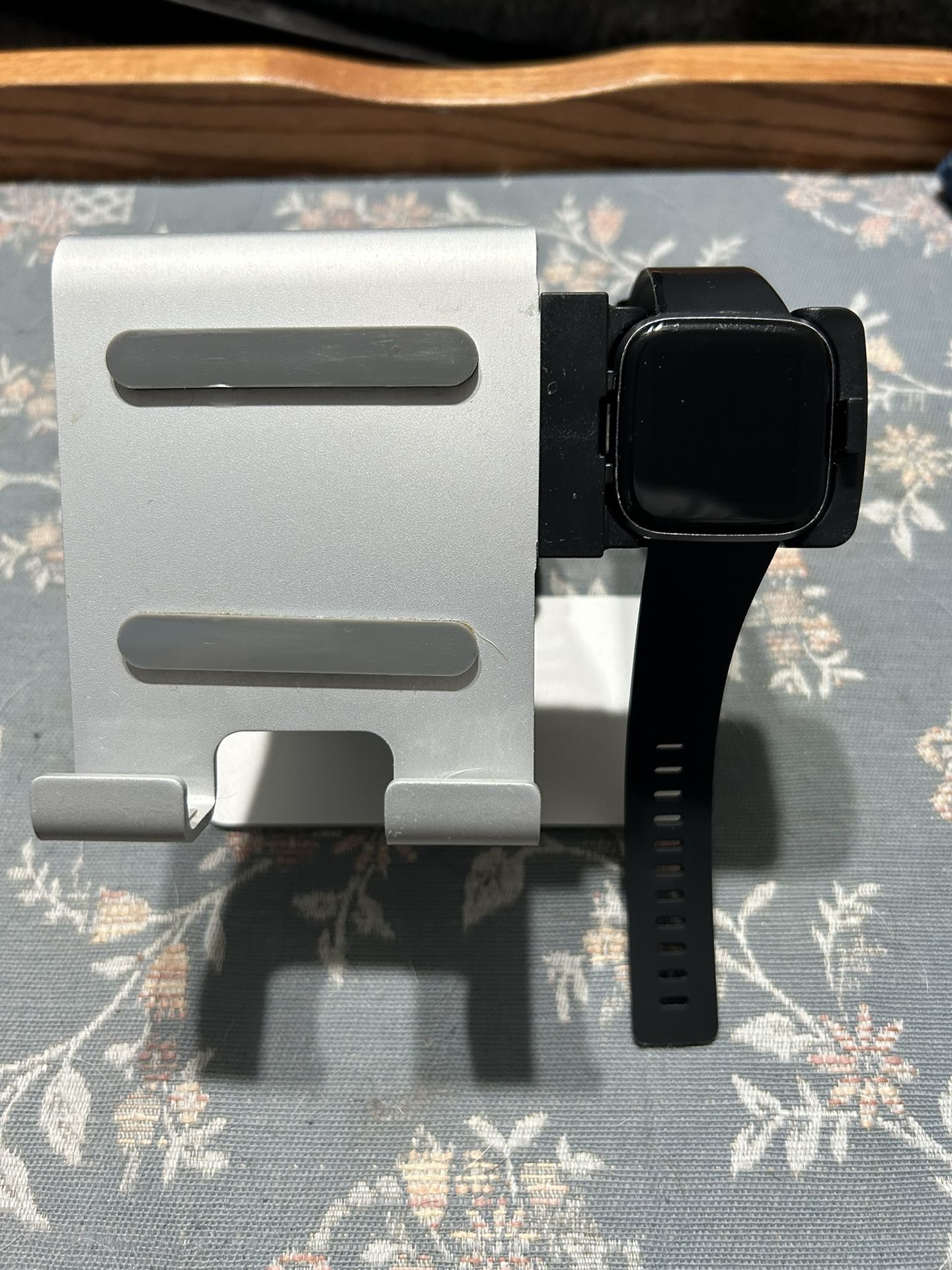 Fitbit With Charging Stand 