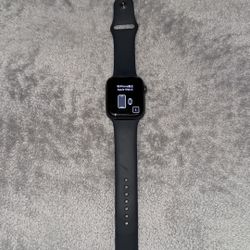 Apple Watch SE 44mm 32 GB