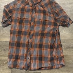 (XL) Vans Short Sleeve Flannel Print Button Up