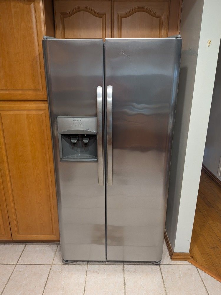 Frigidaire 25.6 CU Stainless Steel 