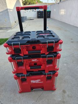 Milwaukee
Packout 22" Rolling Tool Box, 22" Large Tool Box and 22" Medium Tool Box Pro System Low Profile Handle