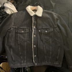 Levi’s Silver Tab Sherpa Trucker Jacket Worn Once