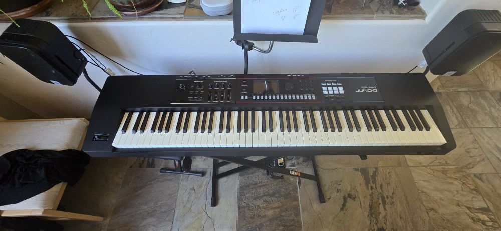 Roland Juno D8 Synthesizer