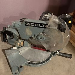 Used 10” Blade Delta Saw For 50dlls (Alvernon And Valencia)