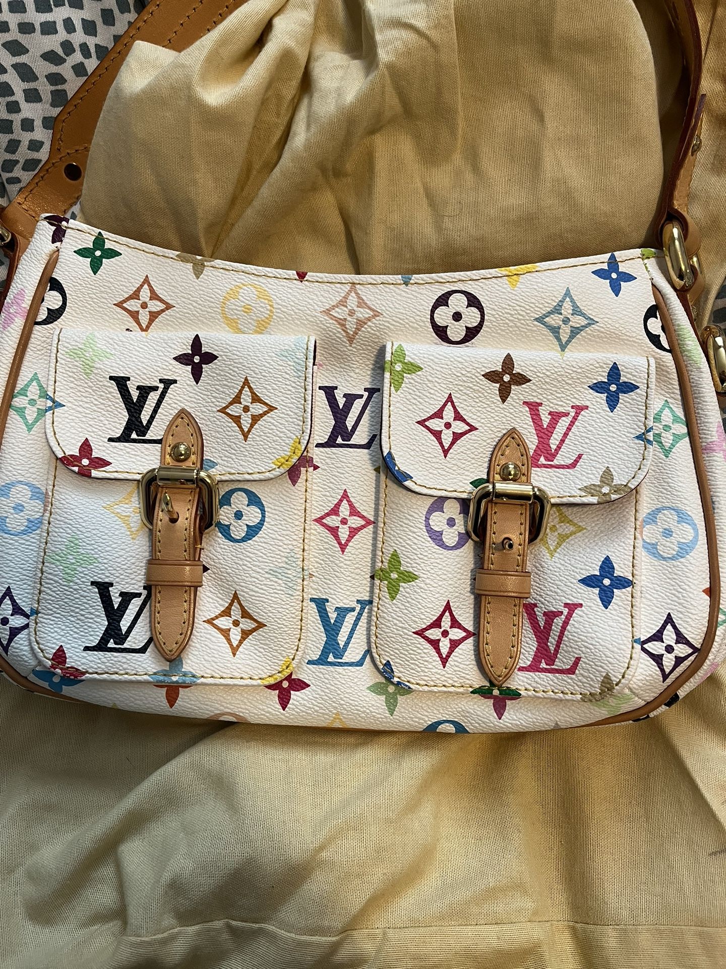 LOUIS VUITTON